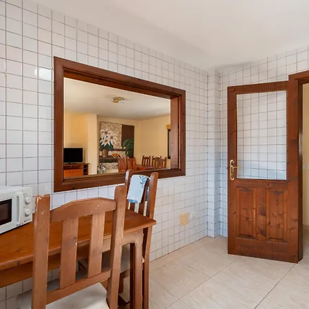 Big 2-bedroom In Tenerife South 아파트 *