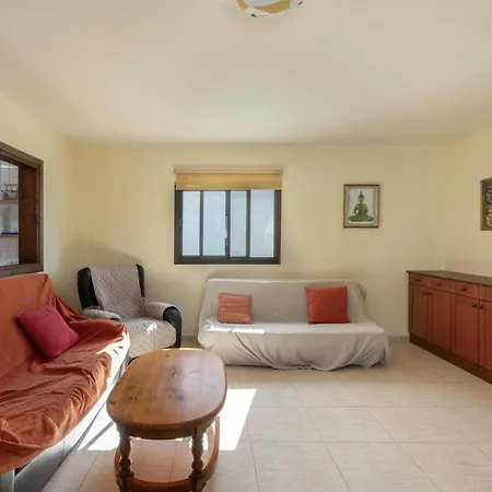 Big 2-bedroom In Tenerife South Apartmán *