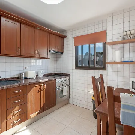 Big 2-bedroom In Tenerife South Apartmán *