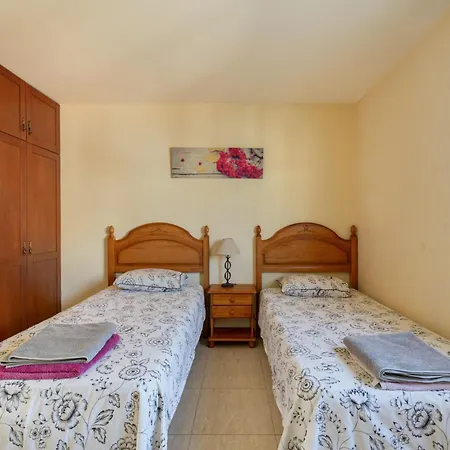 Big 2-bedroom In Tenerife South Apartmán *